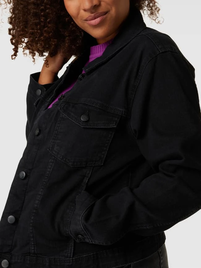 ONLY CARMAKOMA PLUS SIZE Jeansjacke Mit Label-Details - Schwarz 3 ONLY CARMAKOMA PLUS SIZE Jeansjacke Mit Label-Details - Schwarz – Bild 3
