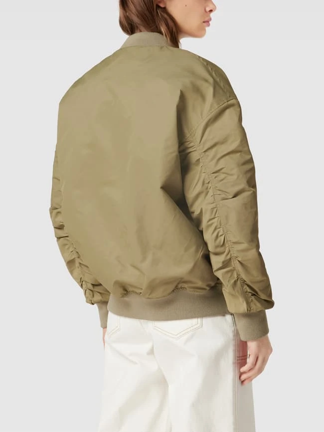 REVIEW Bomberjacke Mit Label-Details - Lindgrün 5 REVIEW Bomberjacke Mit Label-Details - Lindgrün – Bild 5