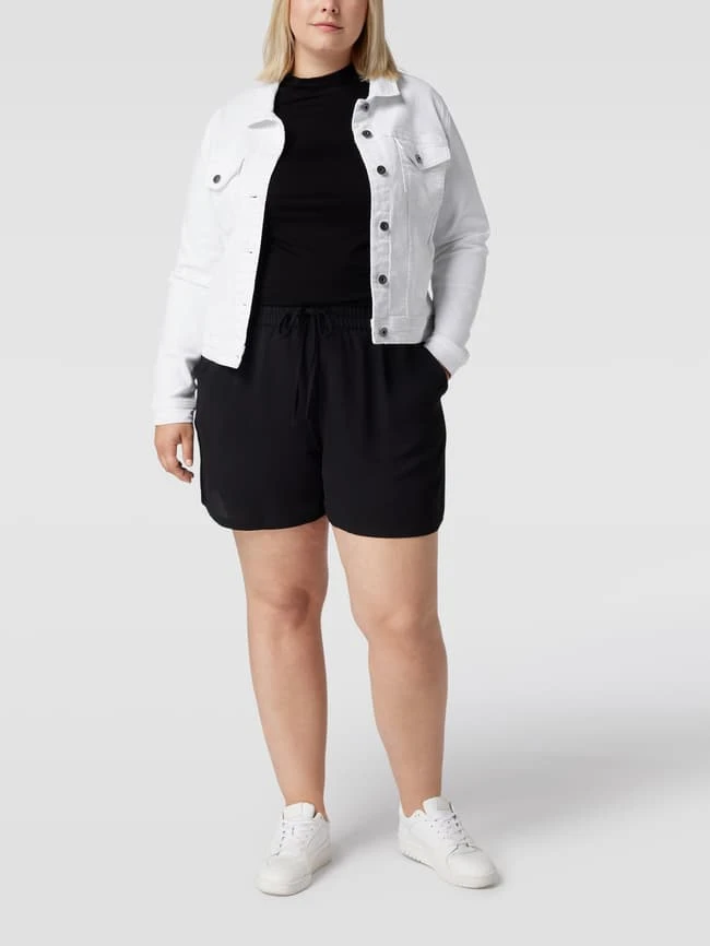 ONLY CARMAKOMA PLUS SIZE Jeansjacke Mit Pattentaschen - Weiß 1 ONLY CARMAKOMA PLUS SIZE Jeansjacke Mit Pattentaschen - Weiß