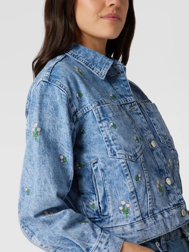 Mango Cropped Jeansjacke Mit Floraler Stickerei - Hellblau 3 Mango Cropped Jeansjacke Mit Floraler Stickerei - Hellblau – Bild 3