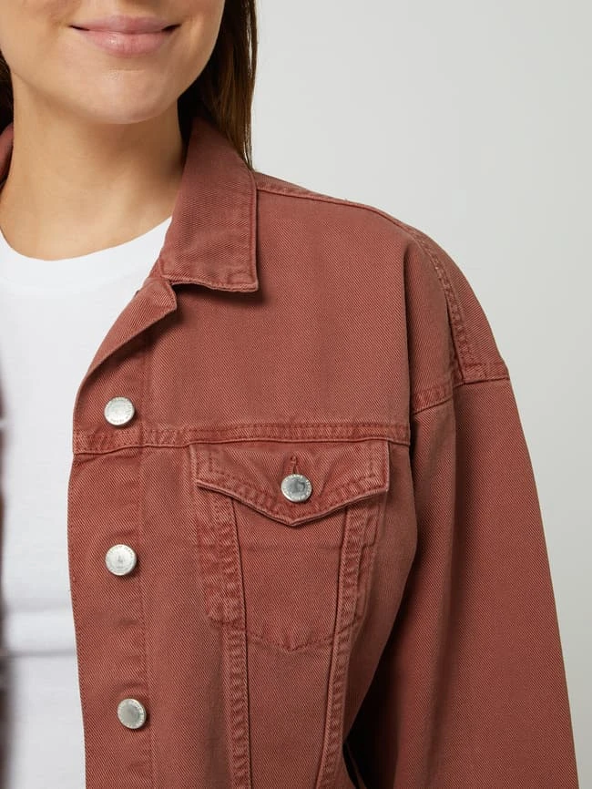 REVIEW Cropped Jeansjacke Mit Pattentaschen - Koralle 3 REVIEW Cropped Jeansjacke Mit Pattentaschen - Koralle – Bild 3