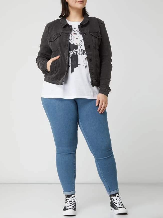 ONLY CARMAKOMA PLUS SIZE Jeansjacke Mit Pattentaschen Modell 'Cardia' - Jeans 1 ONLY CARMAKOMA PLUS SIZE Jeansjacke Mit Pattentaschen Modell 'Cardia' - Jeans