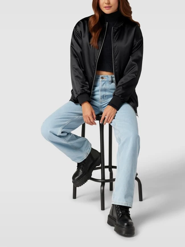 URBAN CLASSICS OVERSIZED Bomberjacke Aus Satin Modell 'Oversized Satin Bomber' - Schwarz 1 URBAN CLASSICS OVERSIZED Bomberjacke Aus Satin Modell 'Oversized Satin Bomber' - Schwarz