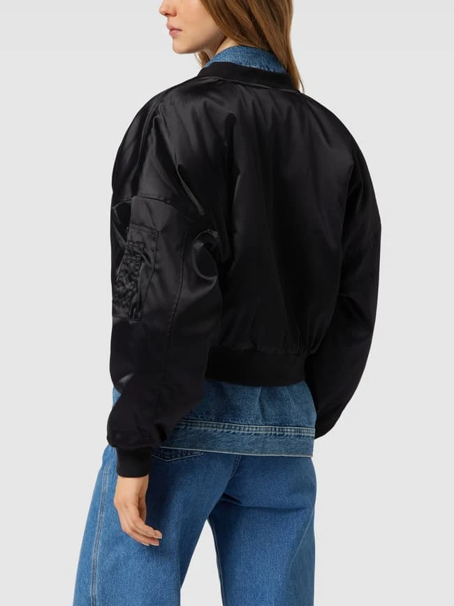 URBAN CLASSICS Oversized Bomberjacke Mit Reißverschlusstaschen - Schwarz 5 URBAN CLASSICS Oversized Bomberjacke Mit Reißverschlusstaschen - Schwarz – Bild 5