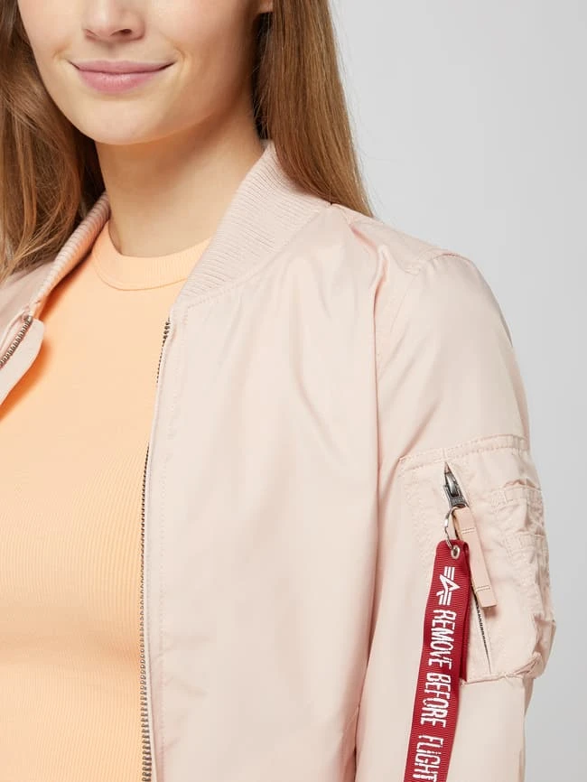 Alpha Industries Bomber Mit Stehkragen - Rosa 3 Alpha Industries Bomber Mit Stehkragen - Rosa – Bild 3