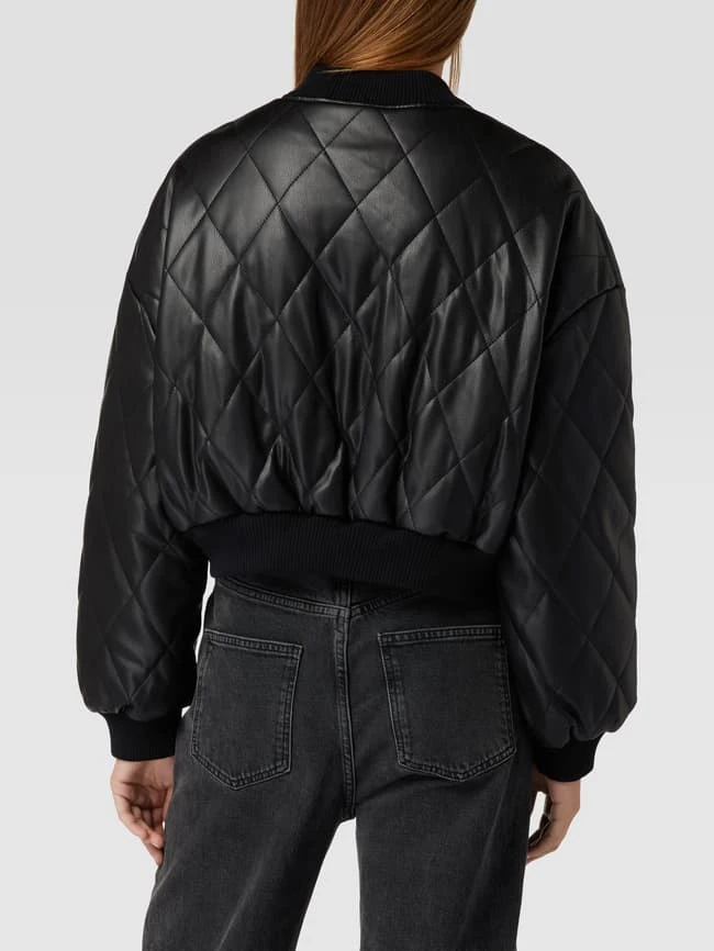 REVIEW Bomberjacke In Leder-Optik - Schwarz 5 REVIEW Bomberjacke In Leder-Optik - Schwarz – Bild 5