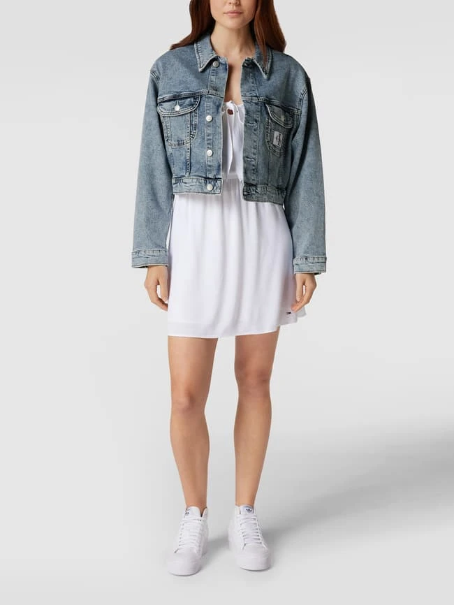 Calvin Klein Jeans Oversized Cropped Jeansjacke Mit Label-Patch - Hellblau 1 Calvin Klein Jeans Oversized Cropped Jeansjacke Mit Label-Patch - Hellblau