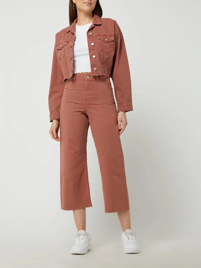 REVIEW Cropped Jeansjacke Mit Pattentaschen - Koralle 1 REVIEW Cropped Jeansjacke Mit Pattentaschen - Koralle