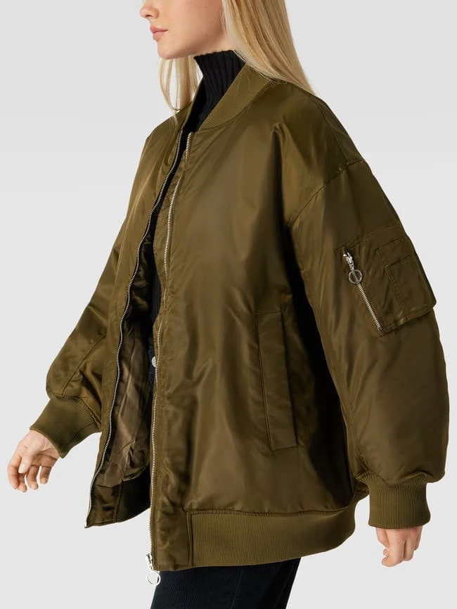 Marc O'Polo Denim Oversized Bomberjacke In Satin-Optik - Khaki 3 Marc O'Polo Denim Oversized Bomberjacke In Satin-Optik - Khaki – Bild 3