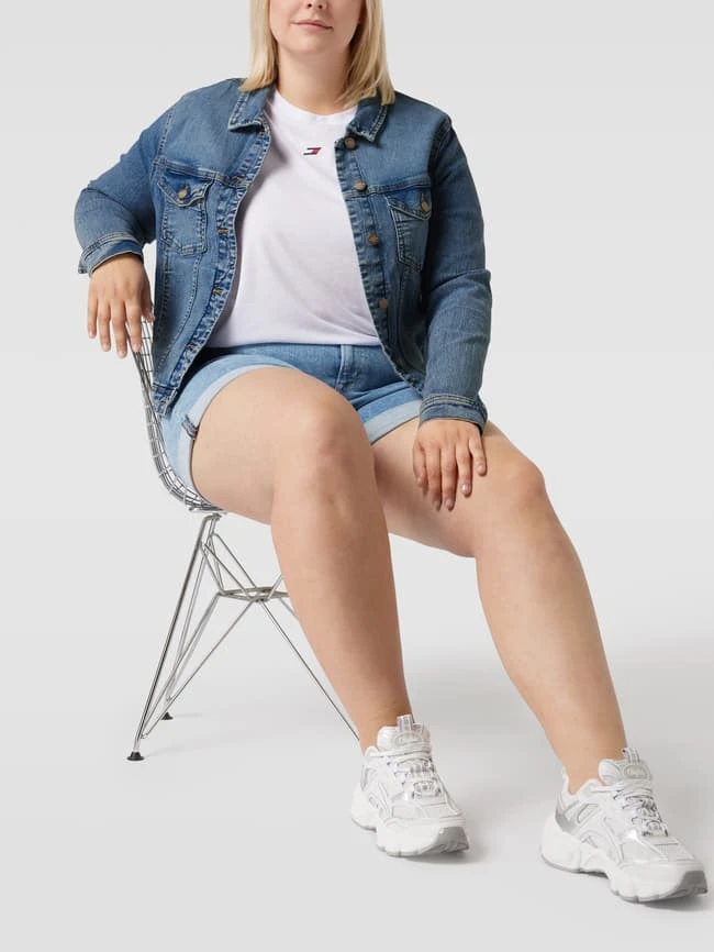 ONLY CARMAKOMA PLUS SIZE Jeansjacke Mit Brusttaschen - Hellblau 1 ONLY CARMAKOMA PLUS SIZE Jeansjacke Mit Brusttaschen - Hellblau