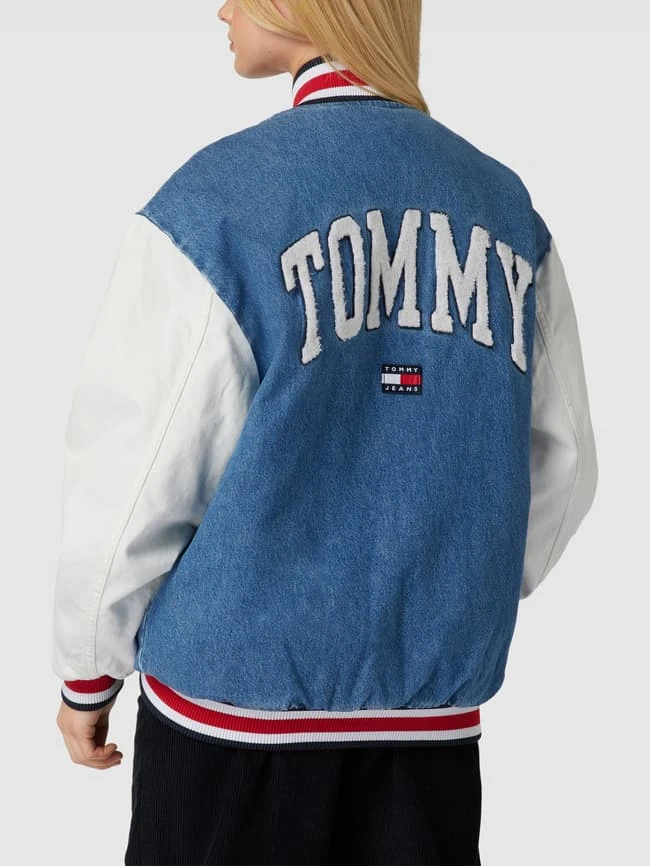 Tommy Jeans Jeansjacke Mit Label-Details Modell 'Letterman' - Jeans 5 Tommy Jeans Jeansjacke Mit Label-Details Modell 'Letterman' - Jeans – Bild 5