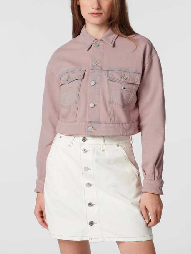 Tommy Jeans Cropped Jeansjacke Mit Knopfleiste - Pink 4 Tommy Jeans Cropped Jeansjacke Mit Knopfleiste - Pink – Bild 4