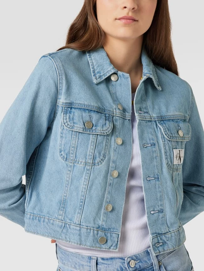 Calvin Klein Jeans Cropped Jeansjacke Mit Label-Patch - Jeans 3 Calvin Klein Jeans Cropped Jeansjacke Mit Label-Patch - Jeans – Bild 3