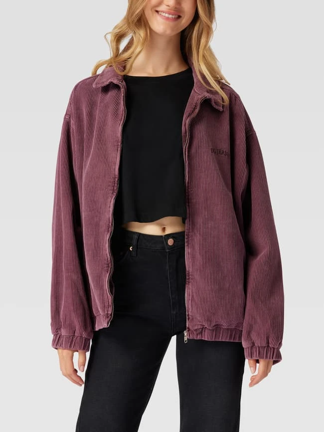 BDG Urban Outfitters Oversized Blouson Aus Cord Mit Label-Stitching - Lila 4 BDG Urban Outfitters Oversized Blouson Aus Cord Mit Label-Stitching - Lila – Bild 4
