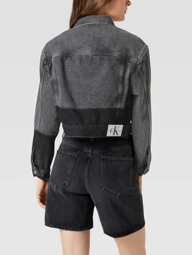 Calvin Klein Jeans Cropped Jeansjacke Mit Label-Patch Aus Leder - Schwarz 5 Calvin Klein Jeans Cropped Jeansjacke Mit Label-Patch Aus Leder - Schwarz – Bild 5