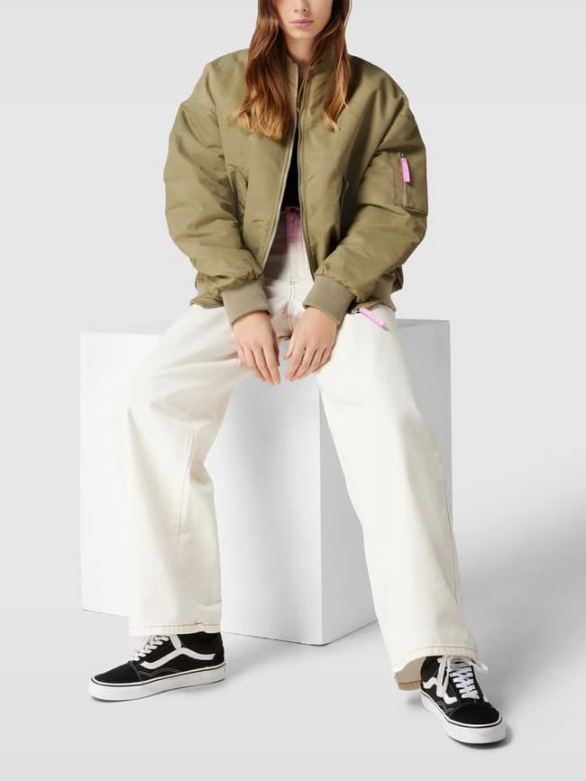 REVIEW Bomberjacke Mit Label-Details - Lindgrün 1 REVIEW Bomberjacke Mit Label-Details - Lindgrün