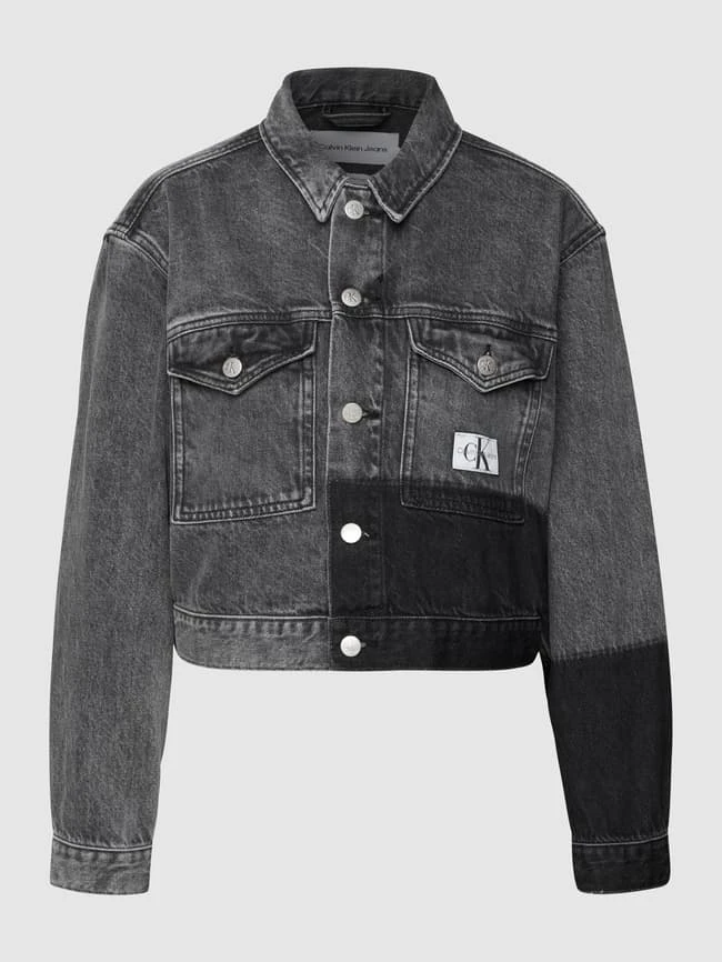 Calvin Klein Jeans Cropped Jeansjacke Mit Label-Patch Aus Leder - Schwarz 2 Calvin Klein Jeans Cropped Jeansjacke Mit Label-Patch Aus Leder - Schwarz – Bild 2