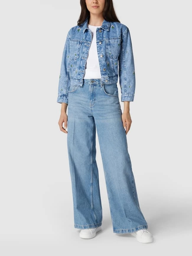 Mango Cropped Jeansjacke Mit Floraler Stickerei - Hellblau 1 Mango Cropped Jeansjacke Mit Floraler Stickerei - Hellblau