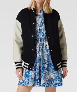 Jake*s Casual College-Jacke Mit Kontraststreifen - Marineblau -Gipsy Shop 9cq54i2ga0s4ghqfapa52c1p9opj2cieah4kahqc8l84qe1o8l54cli9898kechn9h44udada9a46gah90o30c1ic8qjgdj161hm6p9kcgojgob56kr6ae1m61gjedhi6dhjado