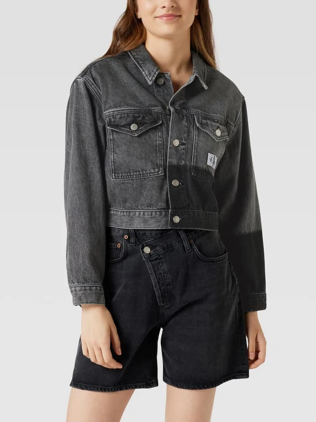 Calvin Klein Jeans Cropped Jeansjacke Mit Label-Patch Aus Leder - Schwarz 4 Calvin Klein Jeans Cropped Jeansjacke Mit Label-Patch Aus Leder - Schwarz – Bild 4