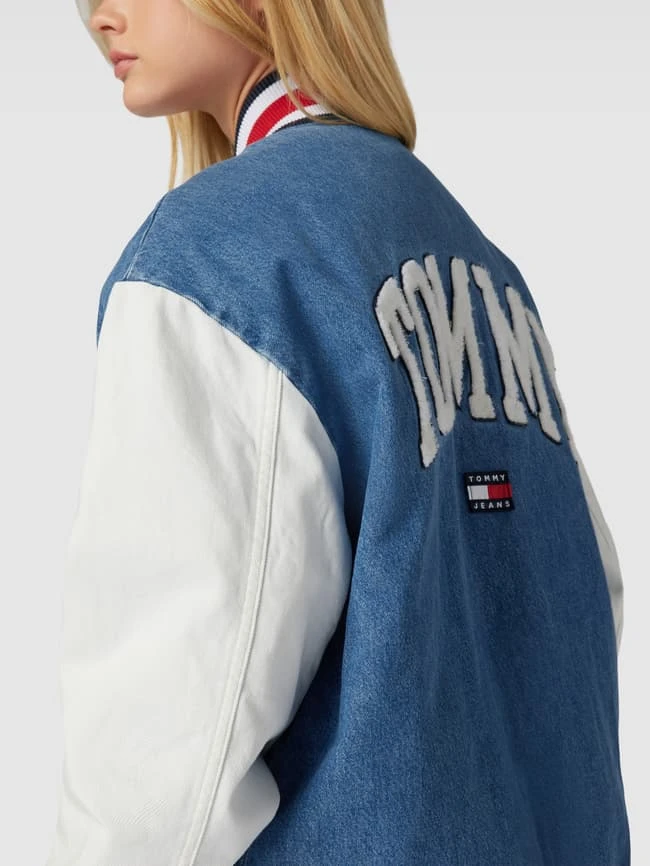 Tommy Jeans Jeansjacke Mit Label-Details Modell 'Letterman' - Jeans 3 Tommy Jeans Jeansjacke Mit Label-Details Modell 'Letterman' - Jeans – Bild 3