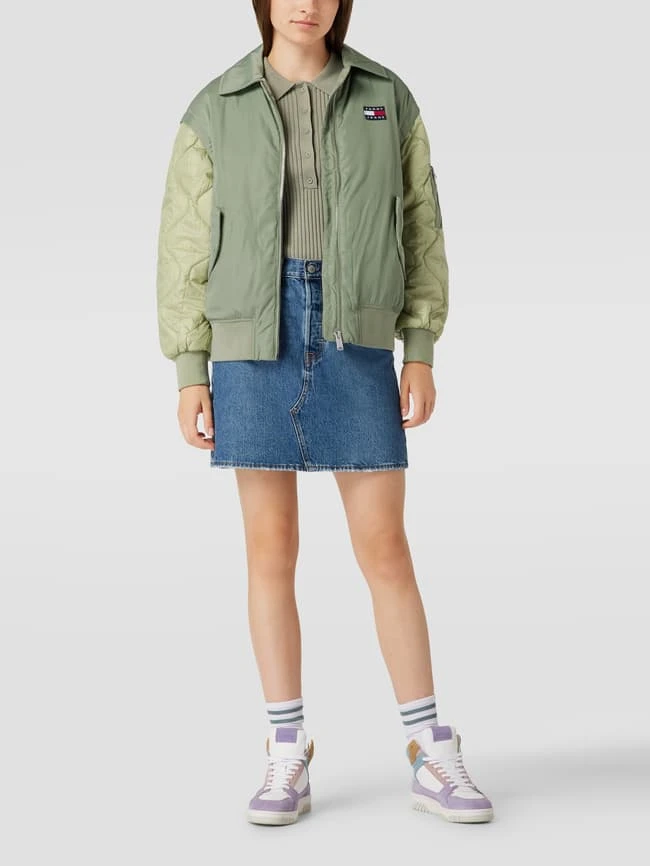 Tommy Jeans Bomberjacke Mit Label-Patch Modell 'SLEEVE BOMBER' - Schilf 1 Tommy Jeans Bomberjacke Mit Label-Patch Modell 'SLEEVE BOMBER' - Schilf