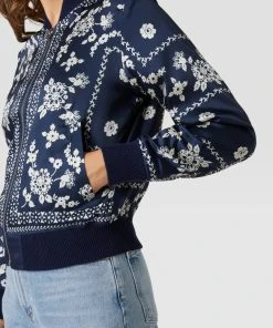 Polo Ralph Lauren Blouson Mit Allover-Muster - Marineblau 7 Polo Ralph Lauren Blouson Mit Allover-Muster - Marineblau -Gipsy Shop 9gr4mga3919jad256p7keiqc6cs4ec1i8t94ki24ad44ugad9tak4i9g7585ci9h6d854k9o9d956khh713mcd1p6ksmap1n65hm8dhk64sm2o9p6spmccpn6gpj0dj374qj6dg