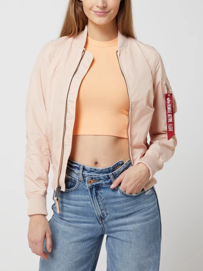 Alpha Industries Bomber Mit Stehkragen - Rosa 4 Alpha Industries Bomber Mit Stehkragen - Rosa – Bild 4