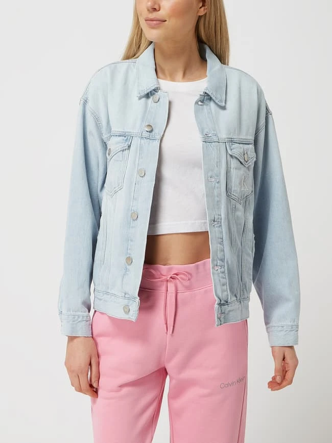 Calvin Klein Jeans Oversized Jeansjacke Aus Baumwolle Modell 'Dad' - Hellblau 4 Calvin Klein Jeans Oversized Jeansjacke Aus Baumwolle Modell 'Dad' - Hellblau – Bild 4