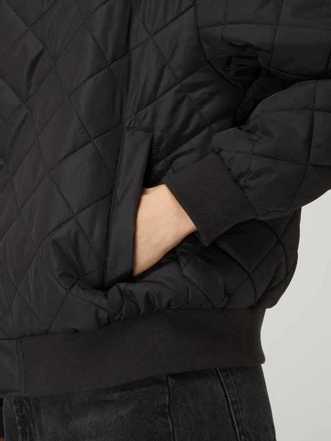 URBAN CLASSICS Bomber Mit Steppnähten - Schwarz 3 URBAN CLASSICS Bomber Mit Steppnähten - Schwarz – Bild 3