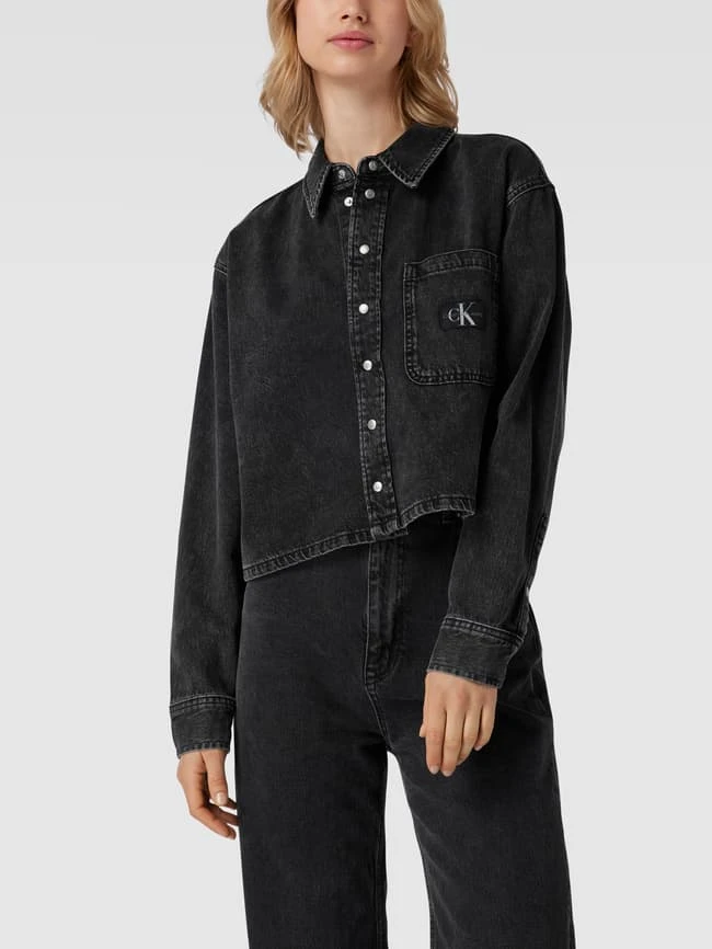 Calvin Klein Jeans Cropped Jeansjacke Mit Label-Patch - Schwarz 4 Calvin Klein Jeans Cropped Jeansjacke Mit Label-Patch - Schwarz – Bild 4