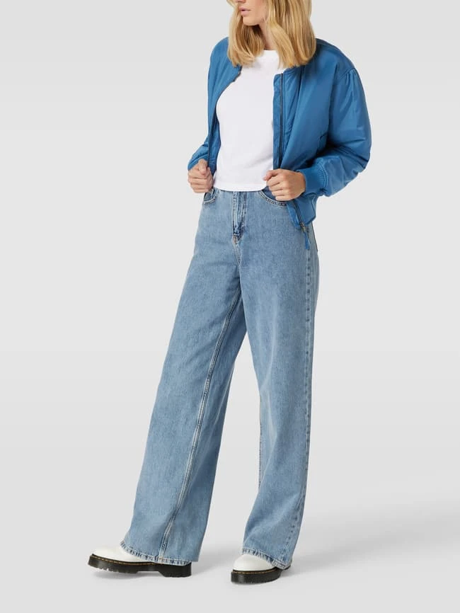 Ana Johnson X P&C Cropped Bomberjacke Mit Eingrifftaschen - Ana Johnson X P&C - Blau 1 Ana Johnson X P&C Cropped Bomberjacke Mit Eingrifftaschen - Ana Johnson X P&C - Blau