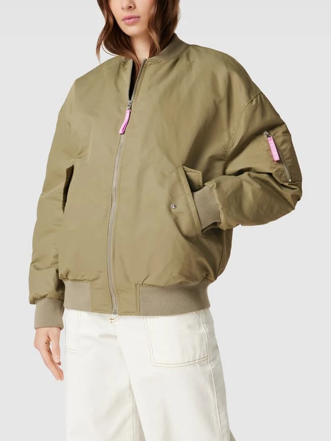 REVIEW Bomberjacke Mit Label-Details - Lindgrün 4 REVIEW Bomberjacke Mit Label-Details - Lindgrün – Bild 4