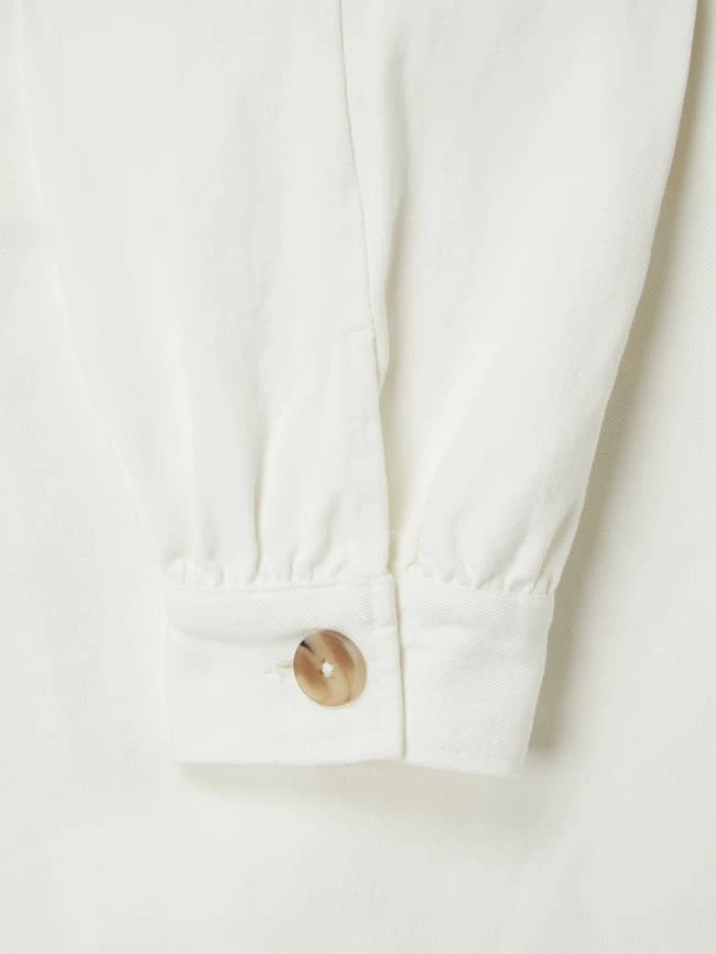 Modström Jeansjacke Mit Pattentaschen Modell 'Catalina' - Weiß 3 Modström Jeansjacke Mit Pattentaschen Modell 'Catalina' - Weiß – Bild 3